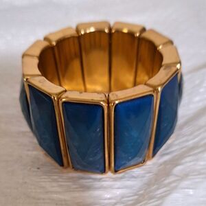 A Women's Stretchy Panel Cuff Bracelet Royal Blue Faceted Acrylic Elegant